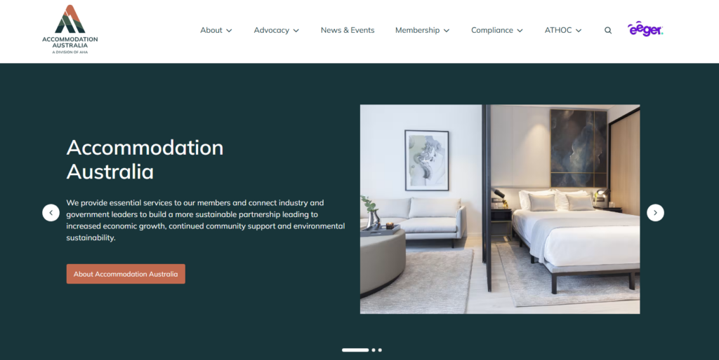 Startseite von Accommodation Australia mit einem modernen Hotelzimmer