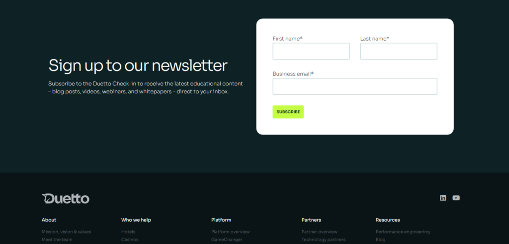 Pagina di iscrizione alla newsletter di Duetto con modulo per ricevere risorse sulla tecnologia per l'ospitalità, contenuti formativi, webinar, video e approfondimenti sul settore