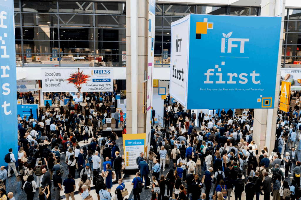 Crowds gathering at the IFT First Annual Event & Expo exhibition hall